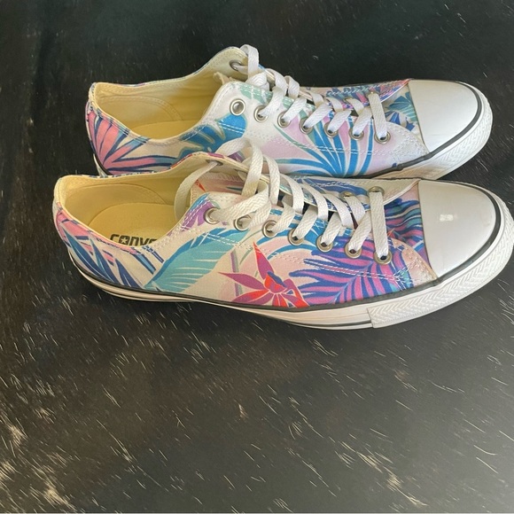 Sz 10 men 12 women - Converse Chuck Taylor All Star Low Tropical Print Hawaiian - Picture 2 of 8